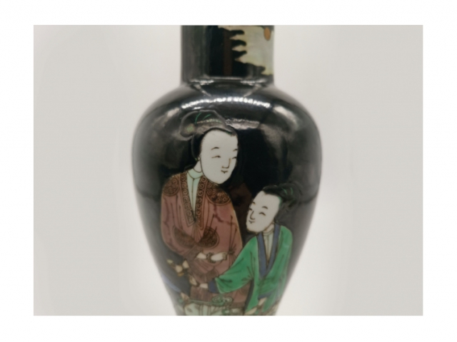 大清康熙年制人物賞瓶